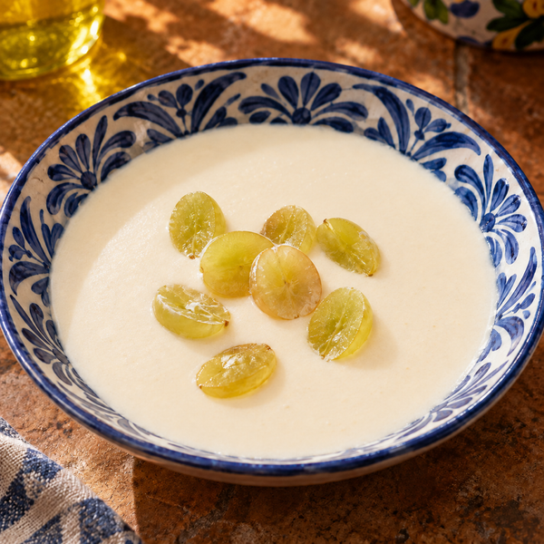 Zuppa fredda di mandorle e aglio